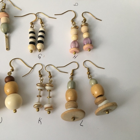 ASSORTED EARRINGS A - L - Picture 5 of 9